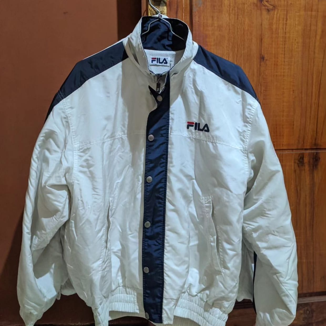 Fila Vintage Sportswear Windbreaker Pria white navy Preloved