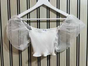 ZARA Minimalist Crop top Wanita white