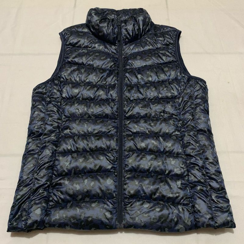 Uniqlo Windbreaker Pria navy, foto 4