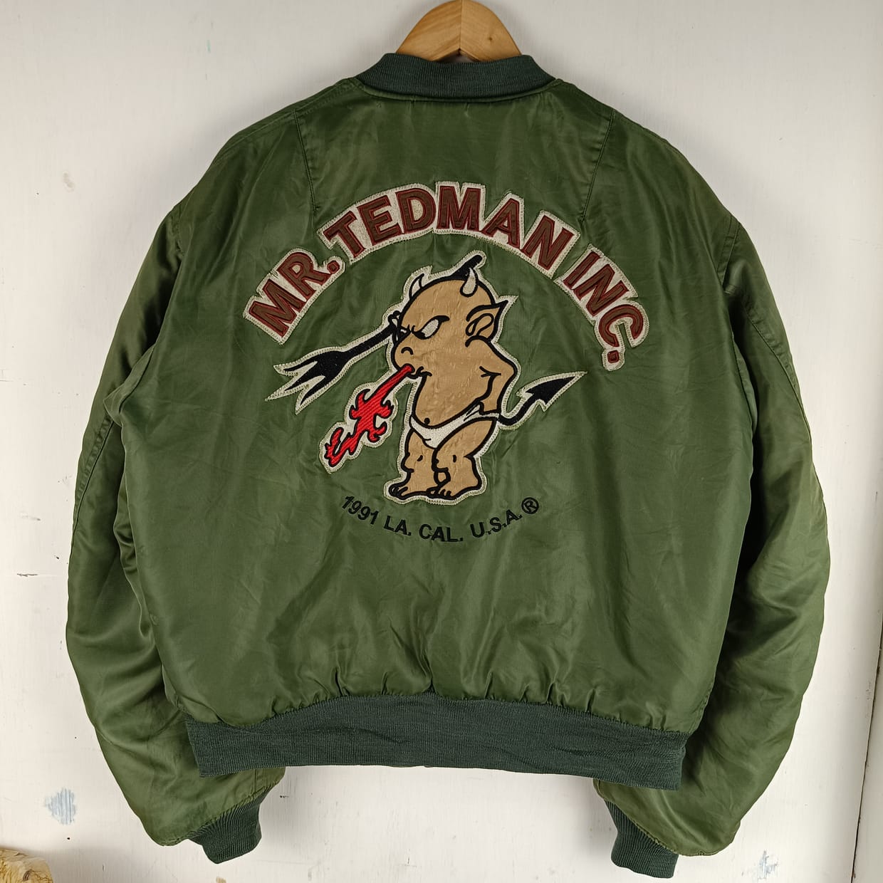 Avirex Vintage Biker Bomber jacket Pria tan cream - Preloved