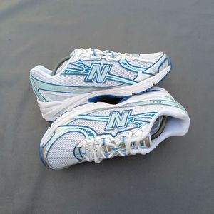 New Balance Casual Sneakers Pria white blue