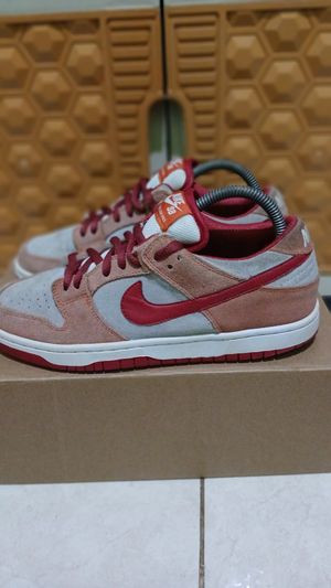 Nike Streetwear Skater Sneakers Pria burgundy white
