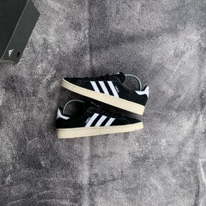 Adidas Casual Casual shoe Pria white black