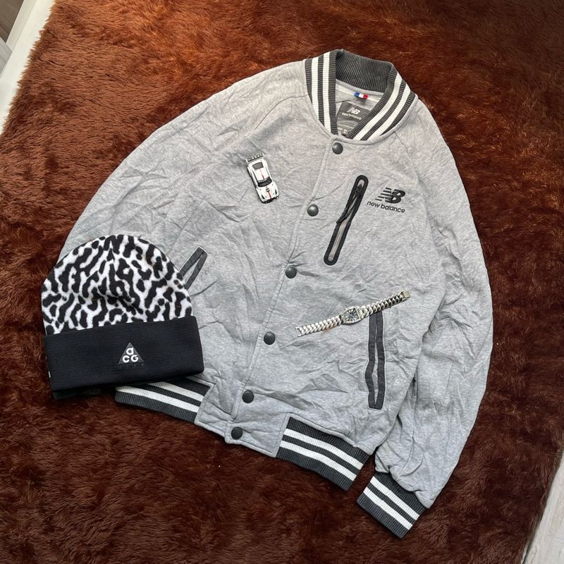 New Balance Grunge Indie Varsity jacket Pria gray, foto 2