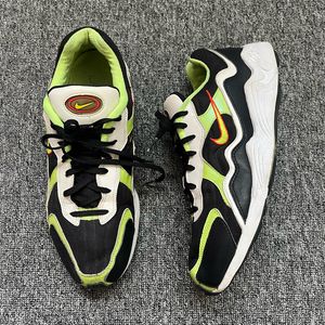 Nike Streetwear Sneakers Pria green black