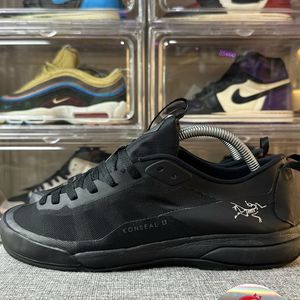 Arc'teryx Gorpcore Sportswear Sneakers Pria black