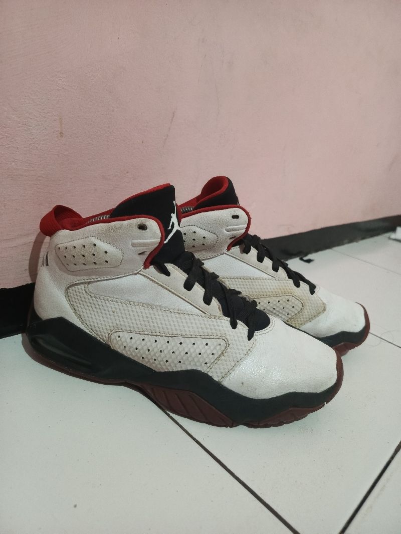 Air Jordan Lift off white gym red