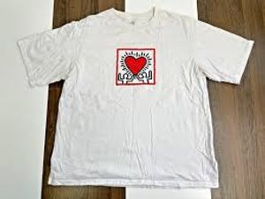 Uniqlo Casual T-shirt Wanita white red