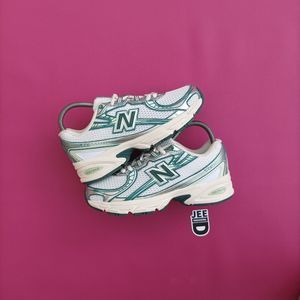 New Balance Streetwear Casual Sneakers Wanita green white