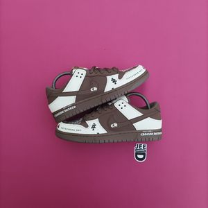 Nike Streetwear Casual Sneakers Pria white brown
