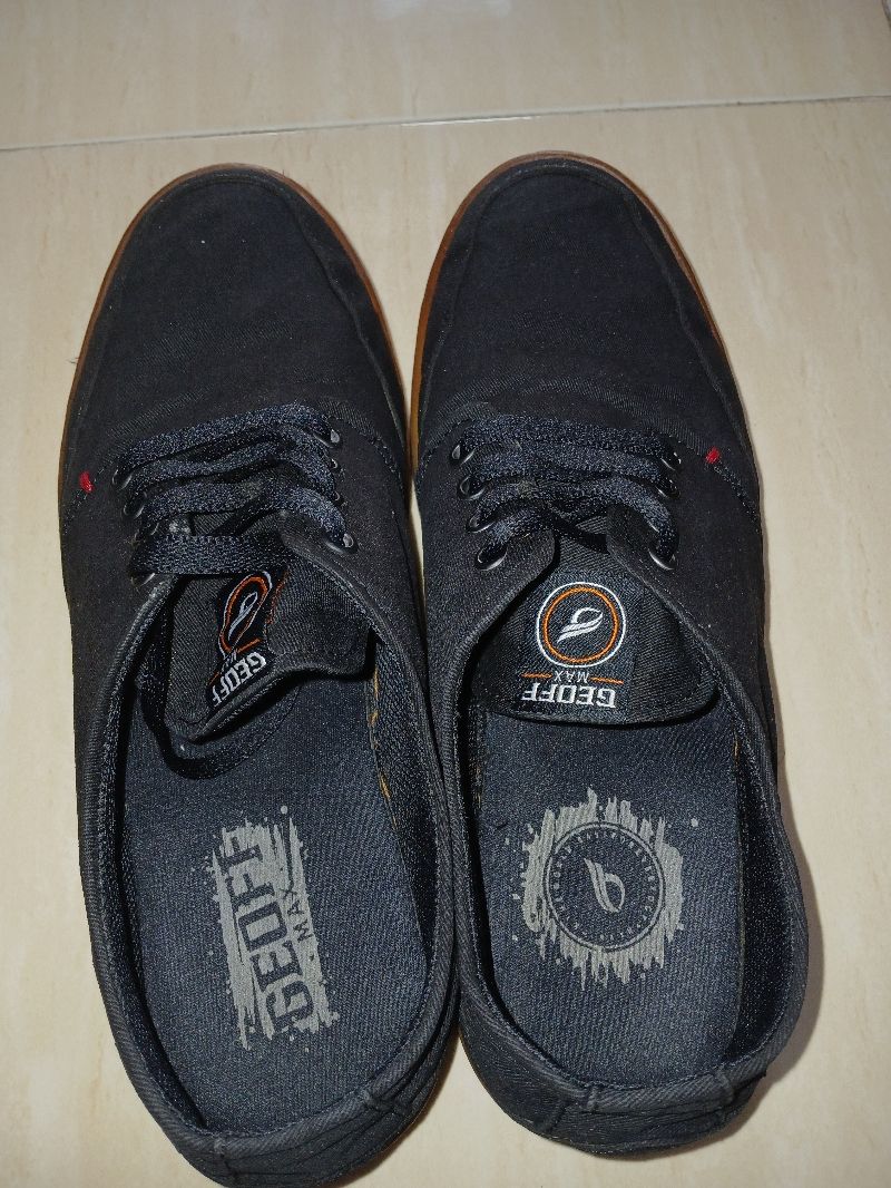 Sepatu Geoff max hitam (2x pemakaian), foto 2