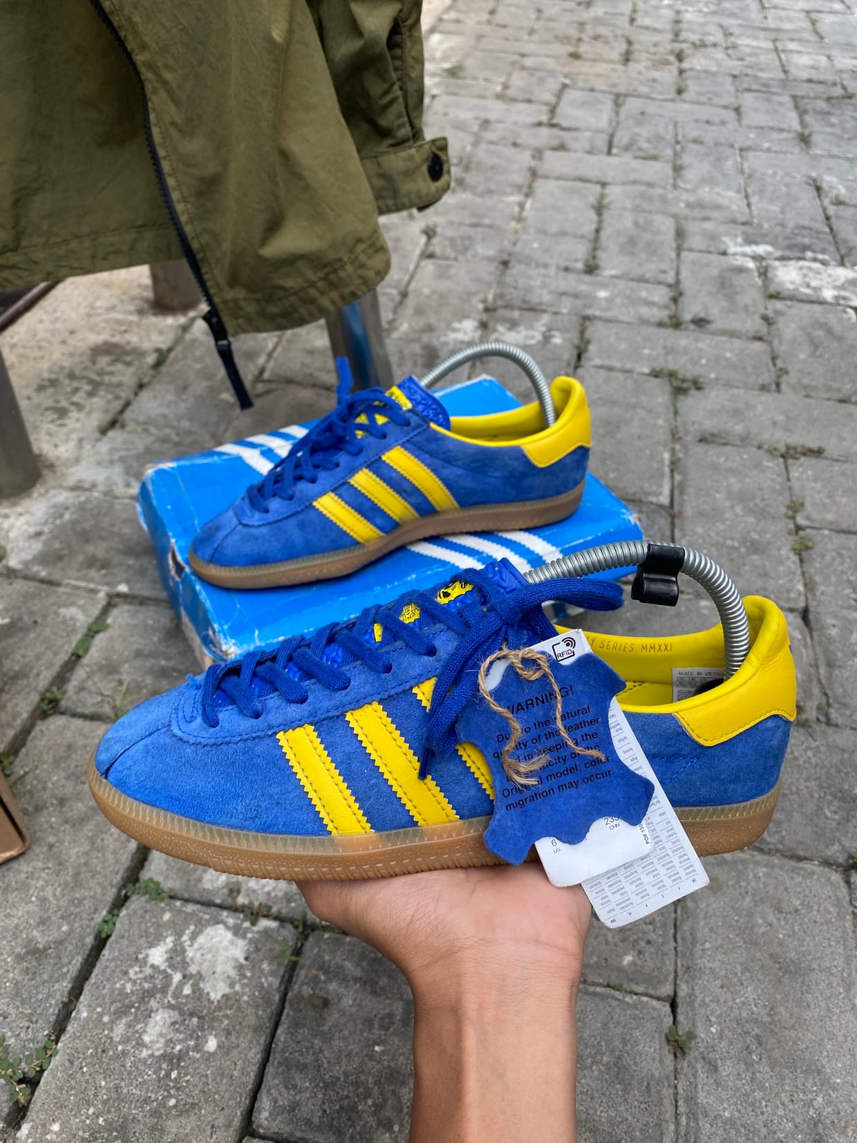 Adidas Casual Sneakers Pria blue
