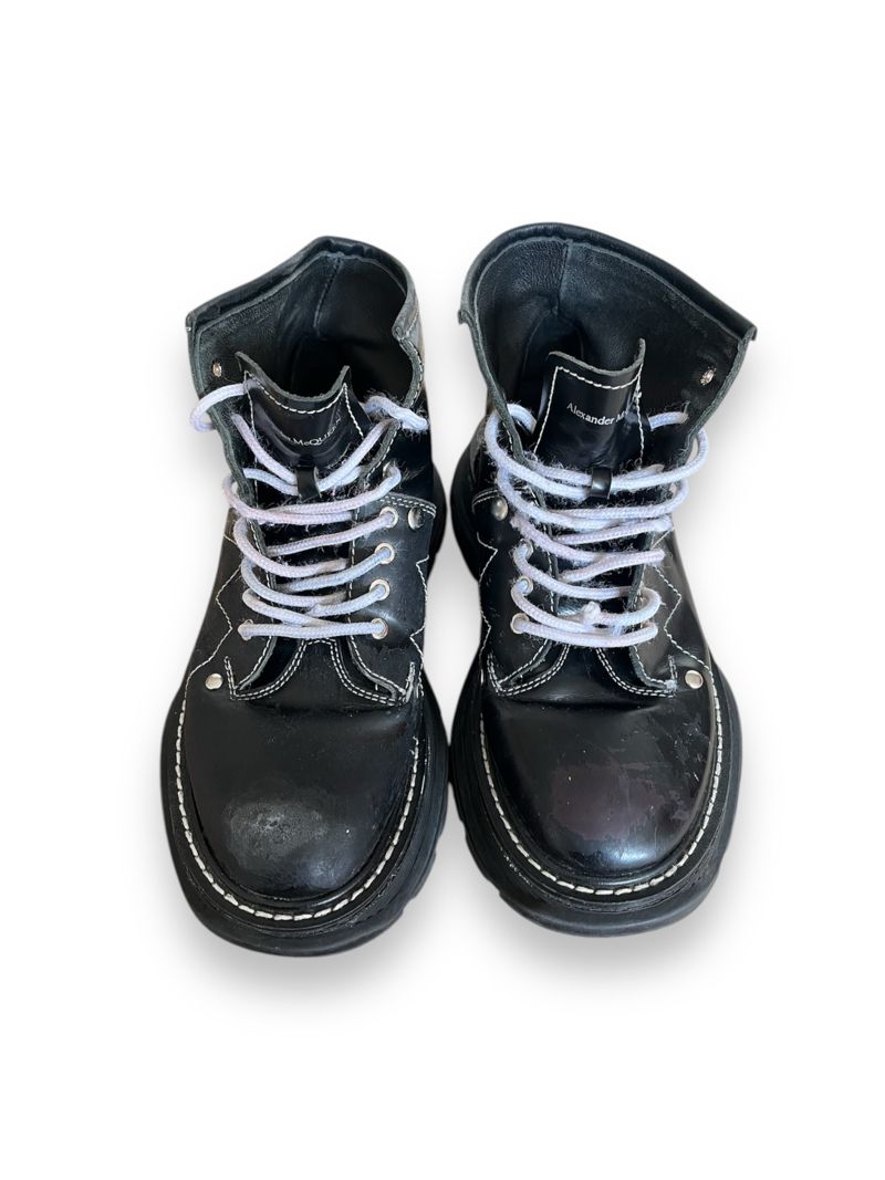 Alexander McQueen Tread Lace-Up Boots, foto 2