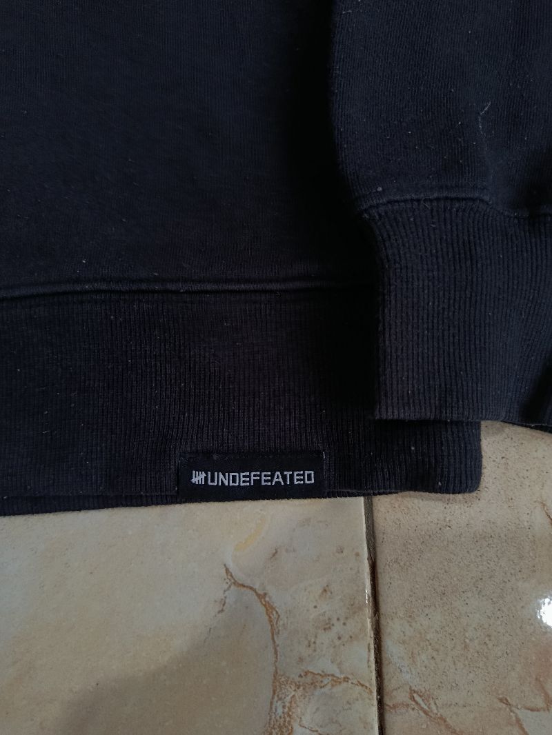 UNDEFEATED CREWNECK, foto 2