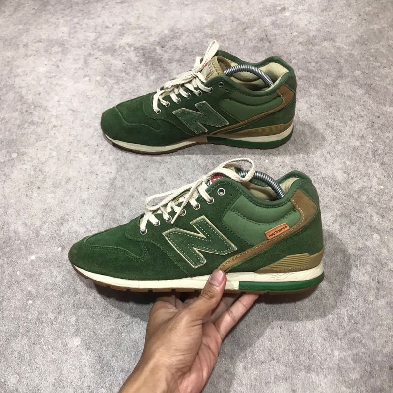 New Balance 996