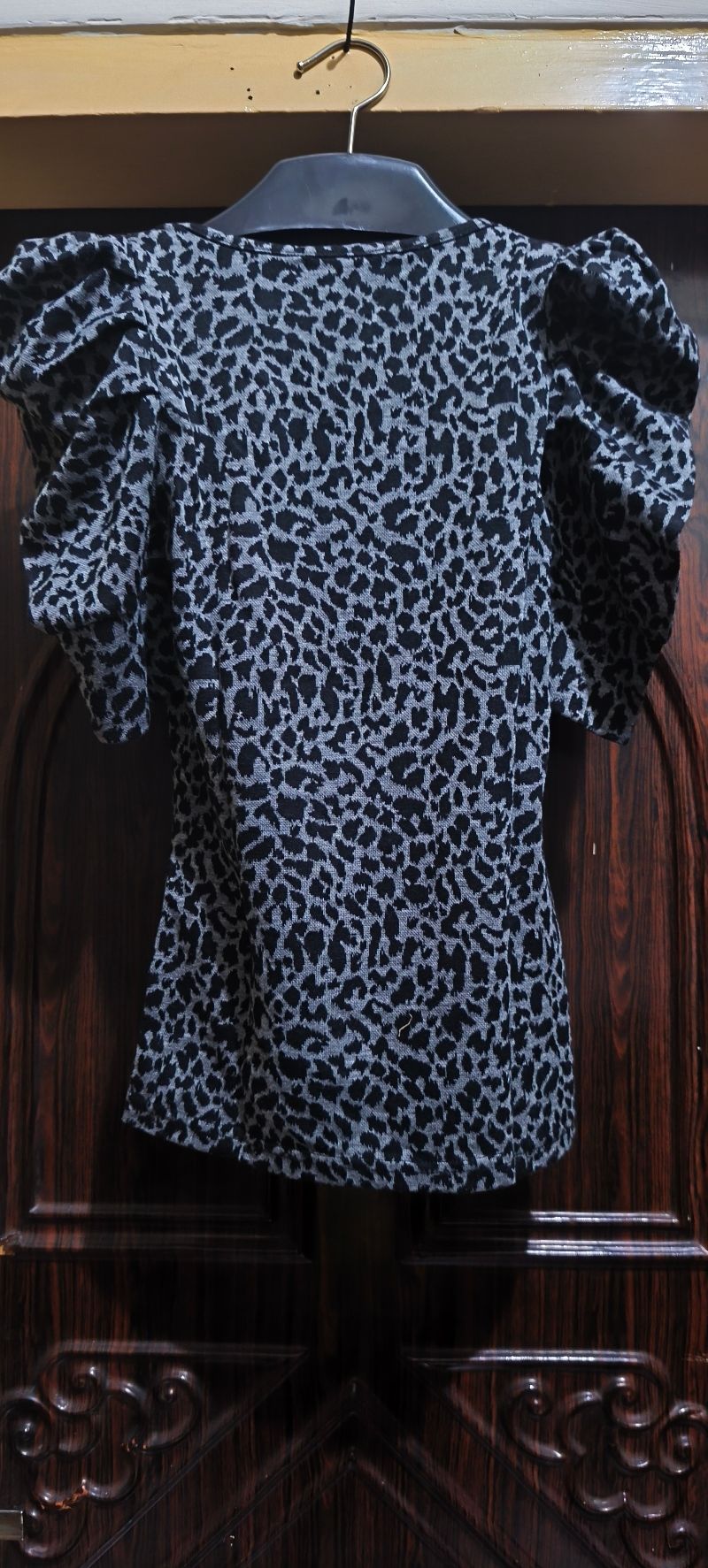Puff Sleeve Leopard Blouse Preloved, foto 4
