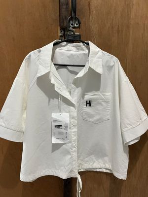 Minimalist Casual Shirt Wanita white