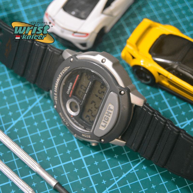 Casio Vintage Y2K Watch Pria silver gray, foto 3