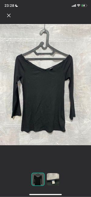 Old Navy’s Black Off Shoulder Top
