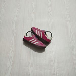 Gazelle pink