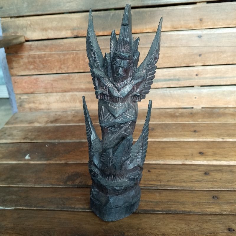 Patung ukiran Garuda Bali antik, foto 2