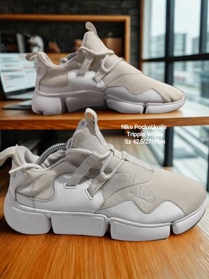 Nike Pocketknife 
Triple White
Sz 42,5