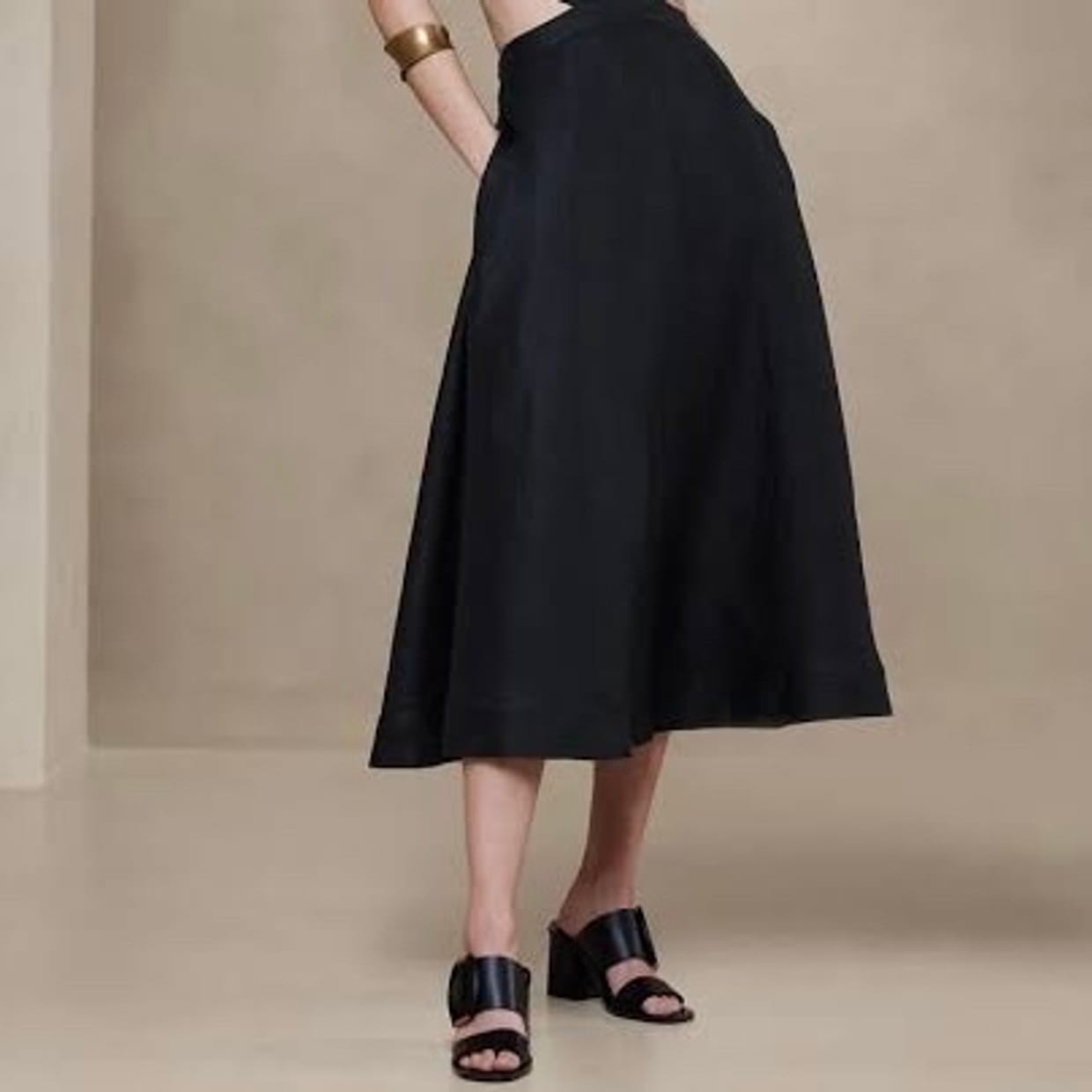 Banana Republic Minimalist Skirt Wanita black