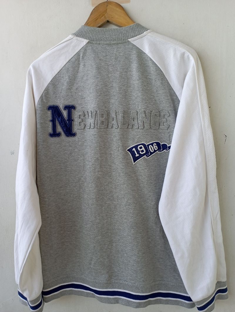 New Balance Casual Varsity jacket Pria white gray, foto 2