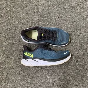HOKA CLIFTON 8