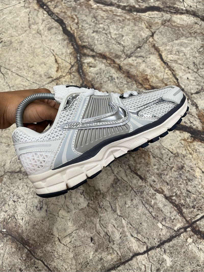 NIKE VOMERO 5, foto 4