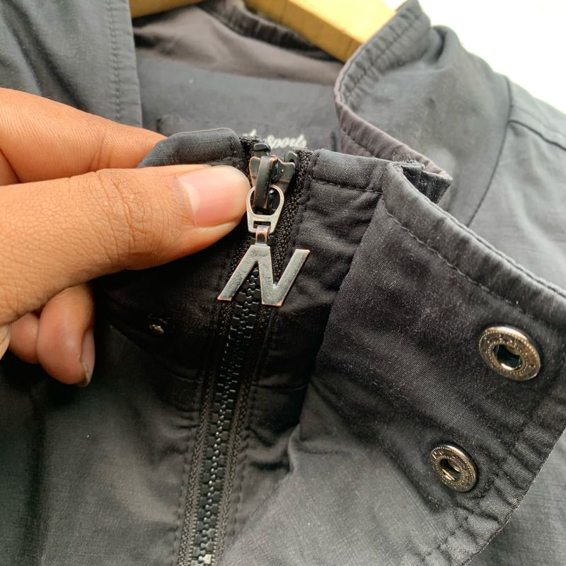 Jaket newbalance hitam pekat, foto 4