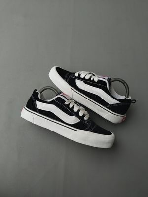 vans knu