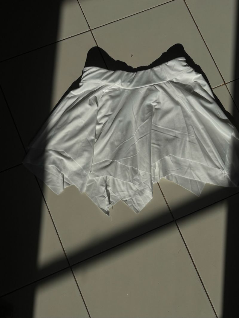 White asymmetrical skirt, foto 3