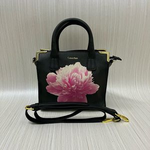 Tas Selempang Merk Calvin Klein