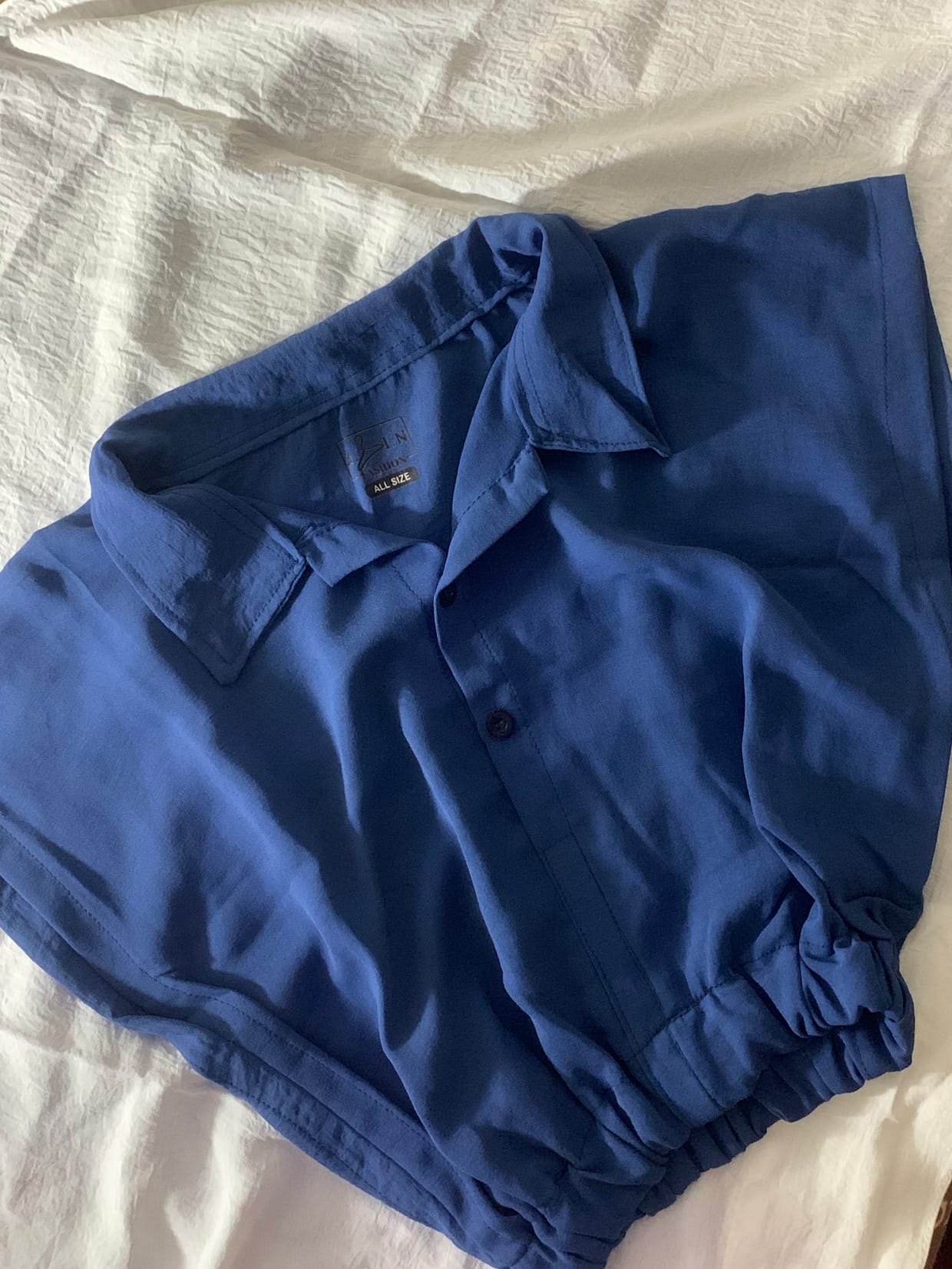 Minimalist Crop top Wanita blue