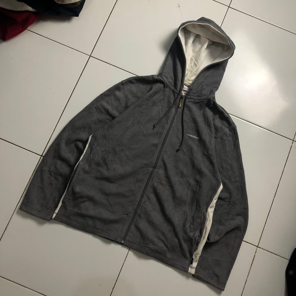 Reebok Vintage Streetwear Hoody Pria gray