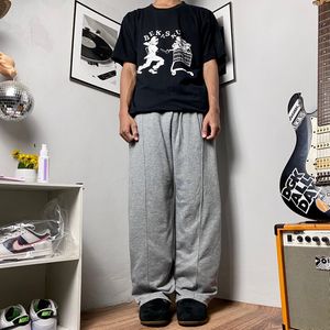 baggy sweatpants