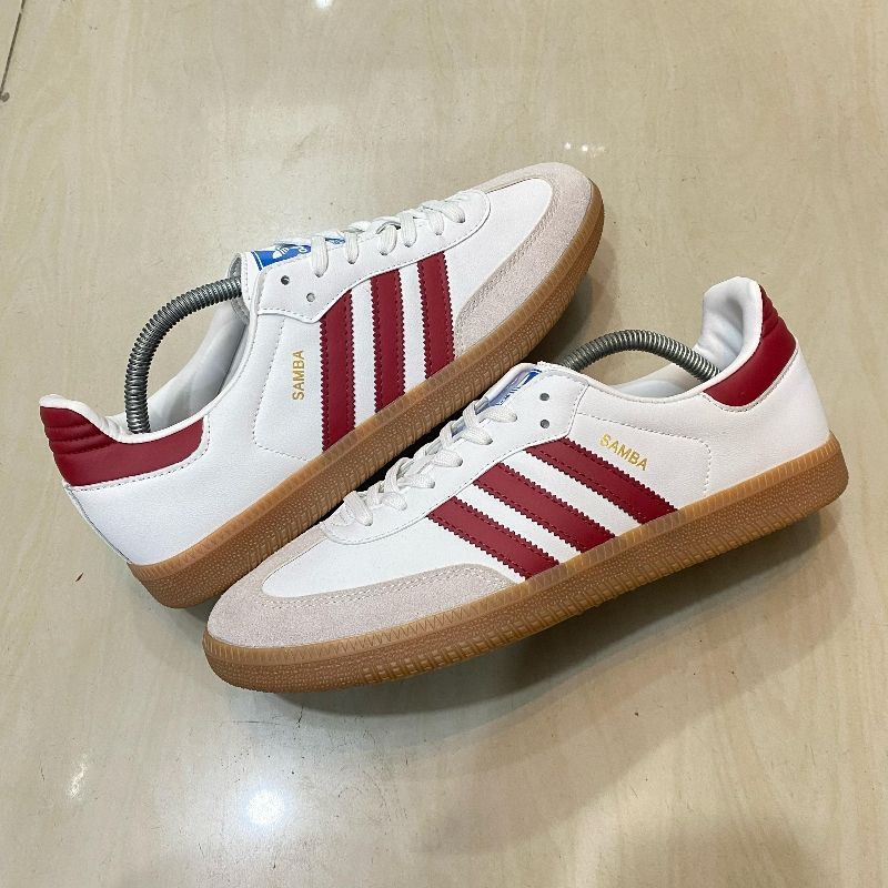 adidas gazelle silver green womens Adidas Originals Samba OG (Carbon/Better Scarlet/Gum) Men's Shoes IG6173 main image 1