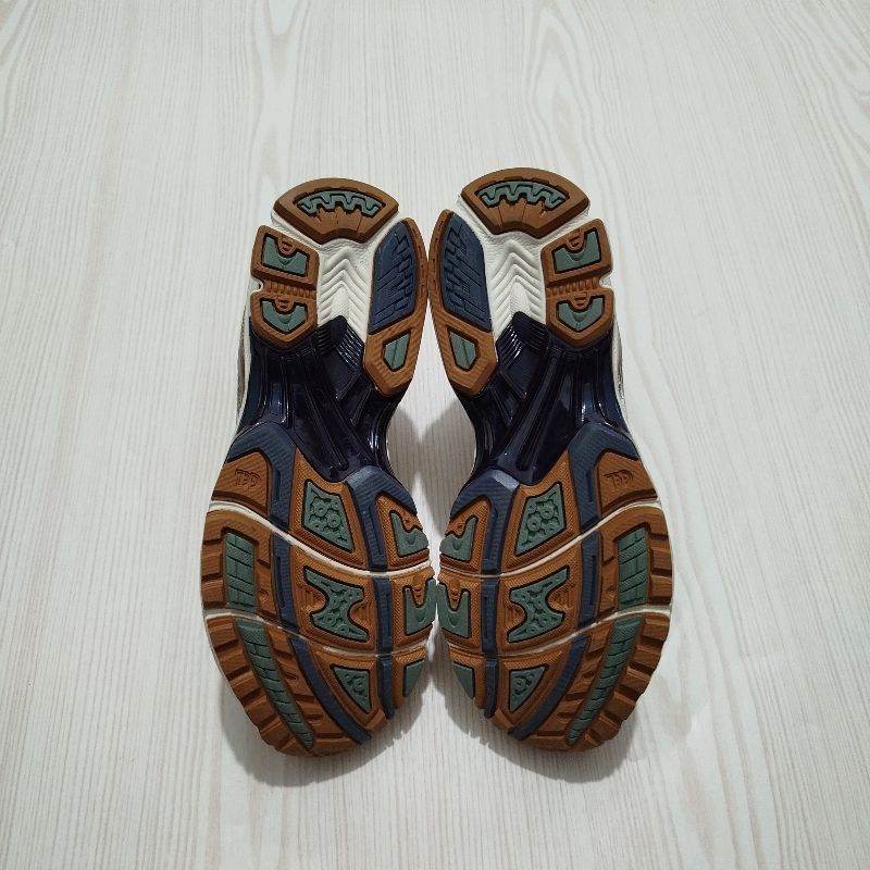 Asics Gel Kayano 14, foto 5