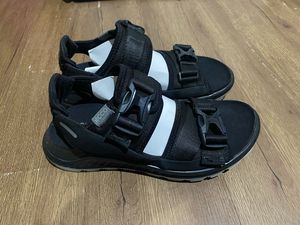sendal ecco original