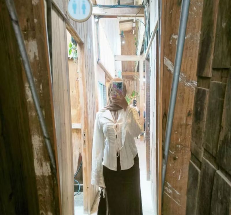 Kemeja putih pita, foto 2