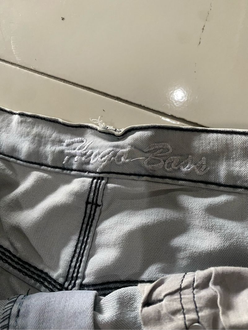 Celana denim Levi’s art avant garde, foto 2