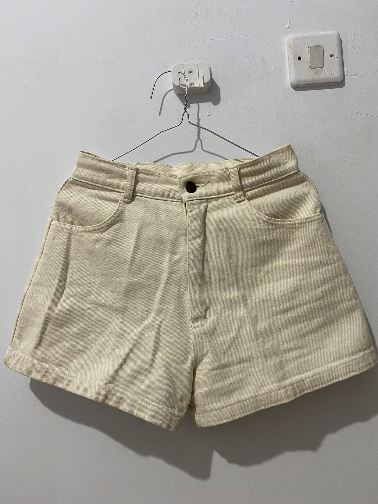 Short Wanita cream