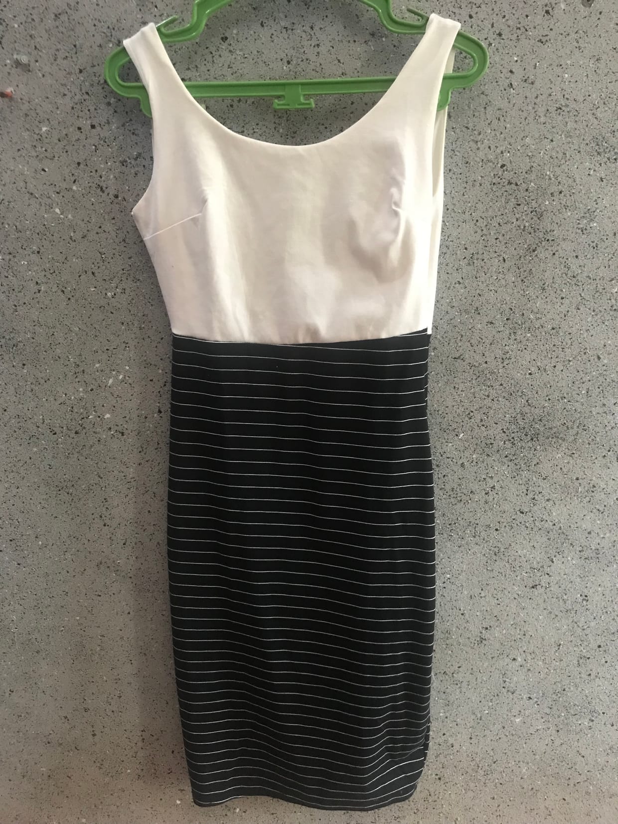 Minimalist Midi dress Wanita white
