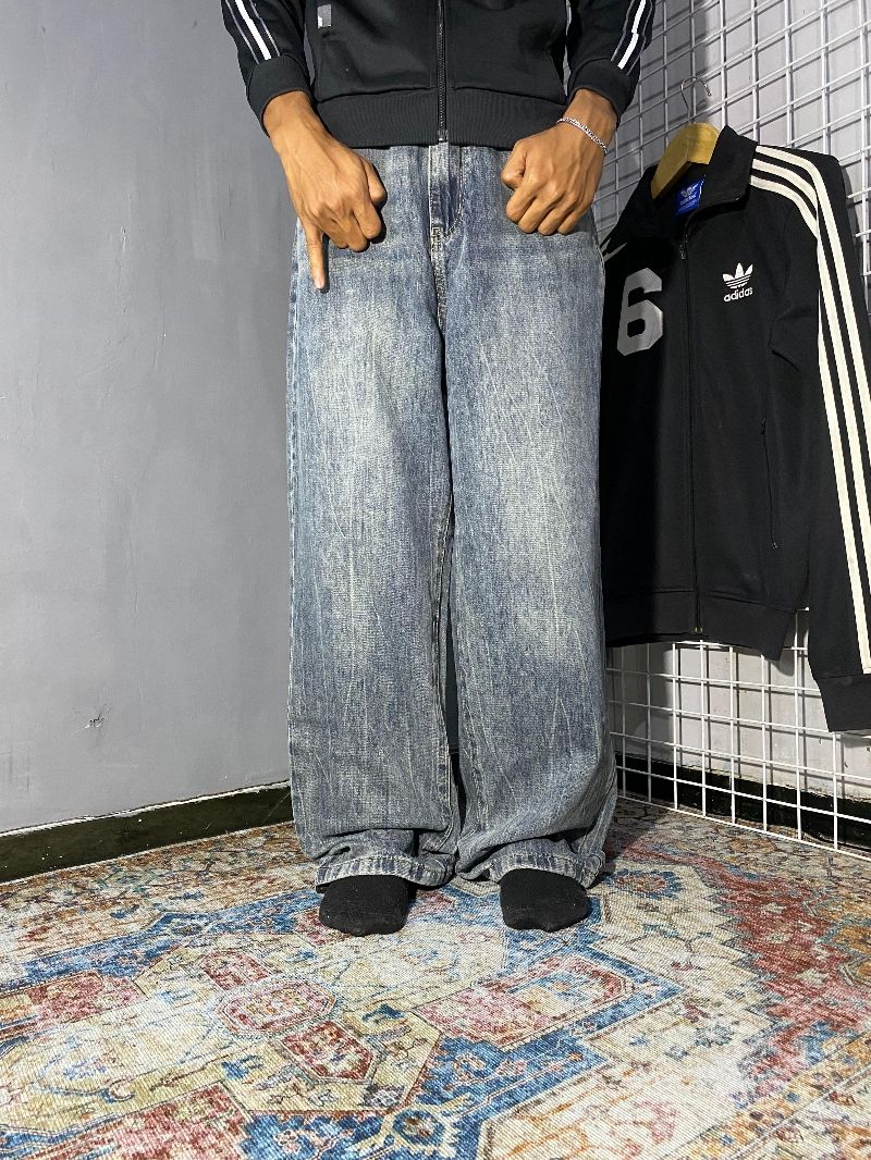 Baggy jeans petir ⚡ - Preloved