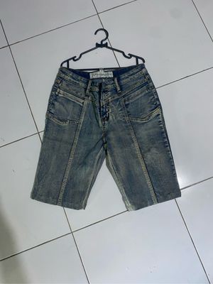 Shortpants art avant garde