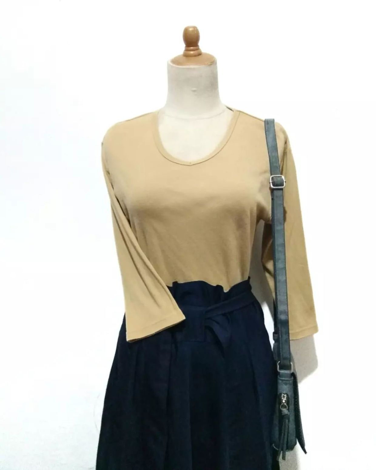 Giordano Vintage Minimalist T-shirt Wanita cream