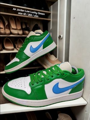 Air Jordan Low Lucky Green
size 42