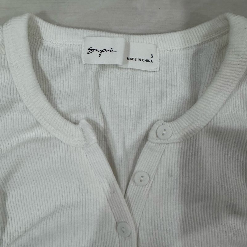 crop top with buttons (from supre), foto 3