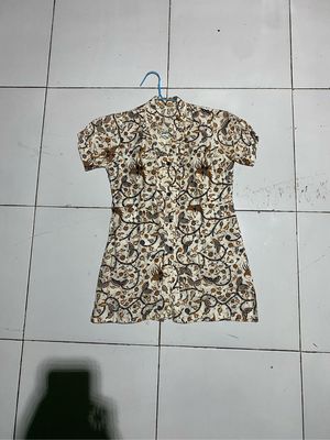 Kemeja art avant garde